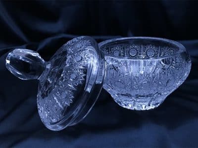 Krištálová brúsená dóza 16 cm s viečkom