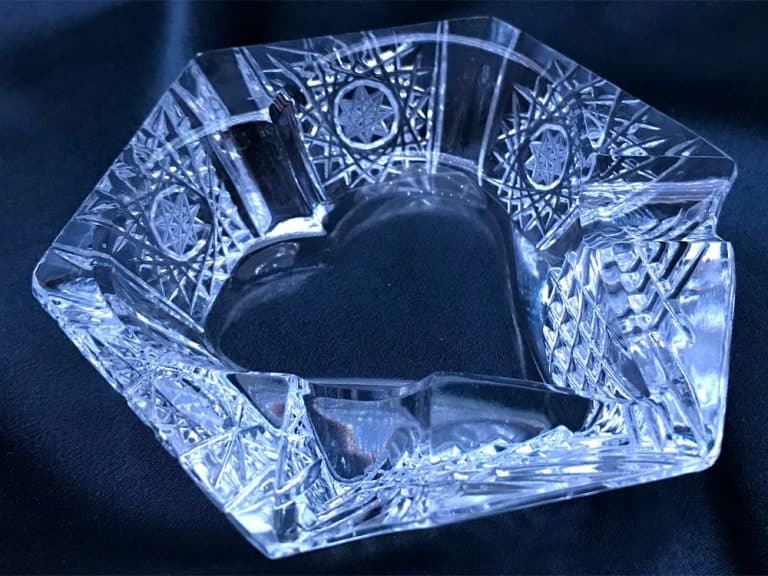 Aschenbecher mit Kristallschliff, 9,3 cm