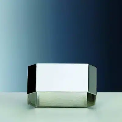 Quadratischer silberner Serviettenring