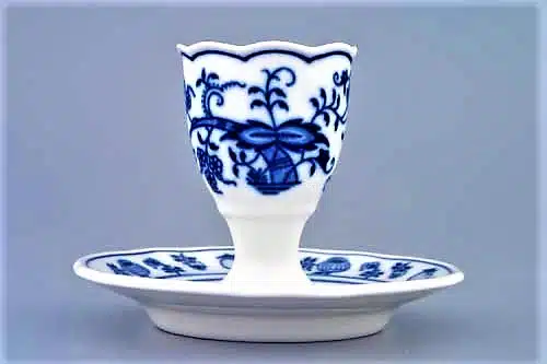 Zwiebelmuster - Eierbecher mit Sockel 7,5 cm - Original Zwiebelmuster-Porzellan, 1. Wahl