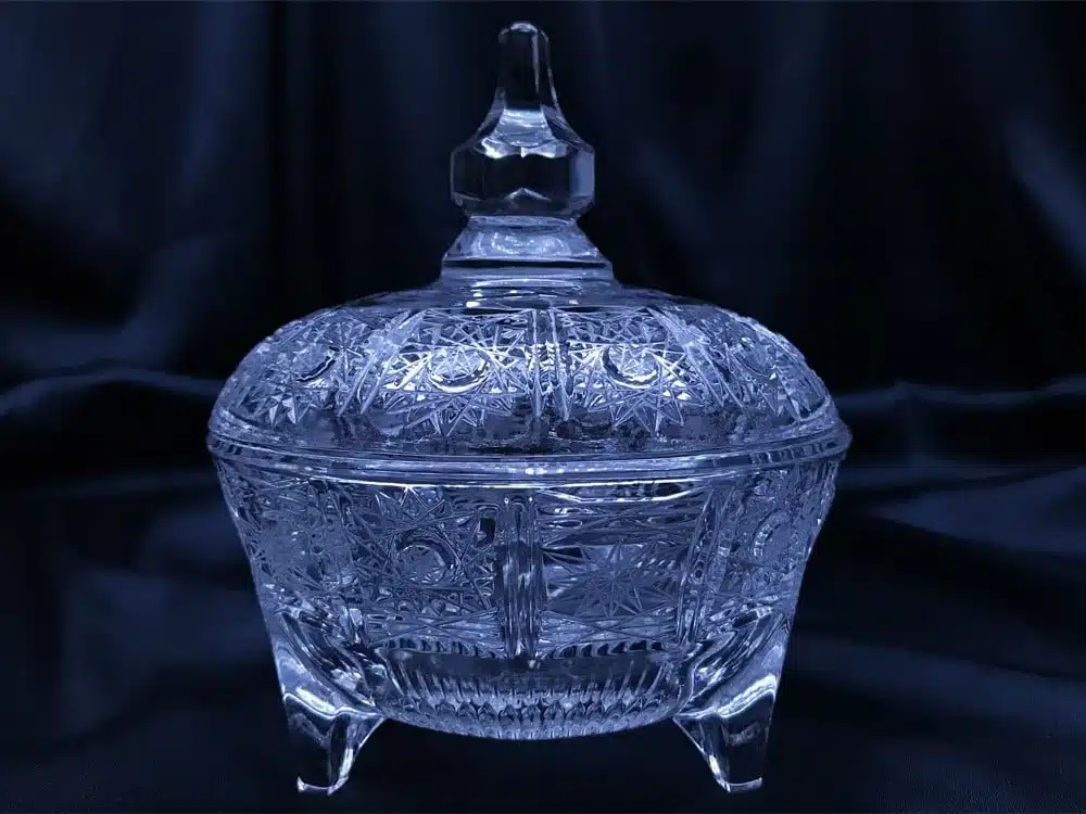 Geschliffenes Kristallglas 14 cm mit Deckel – Bild 2