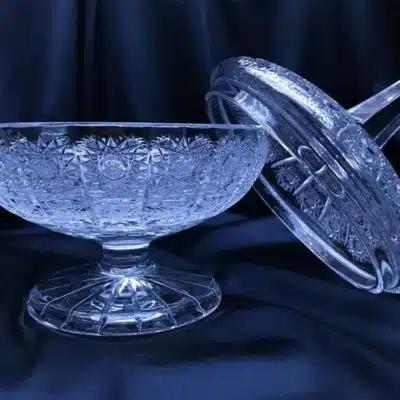 Geschliffenes Kristallglas 23,5 cm mit Deckel