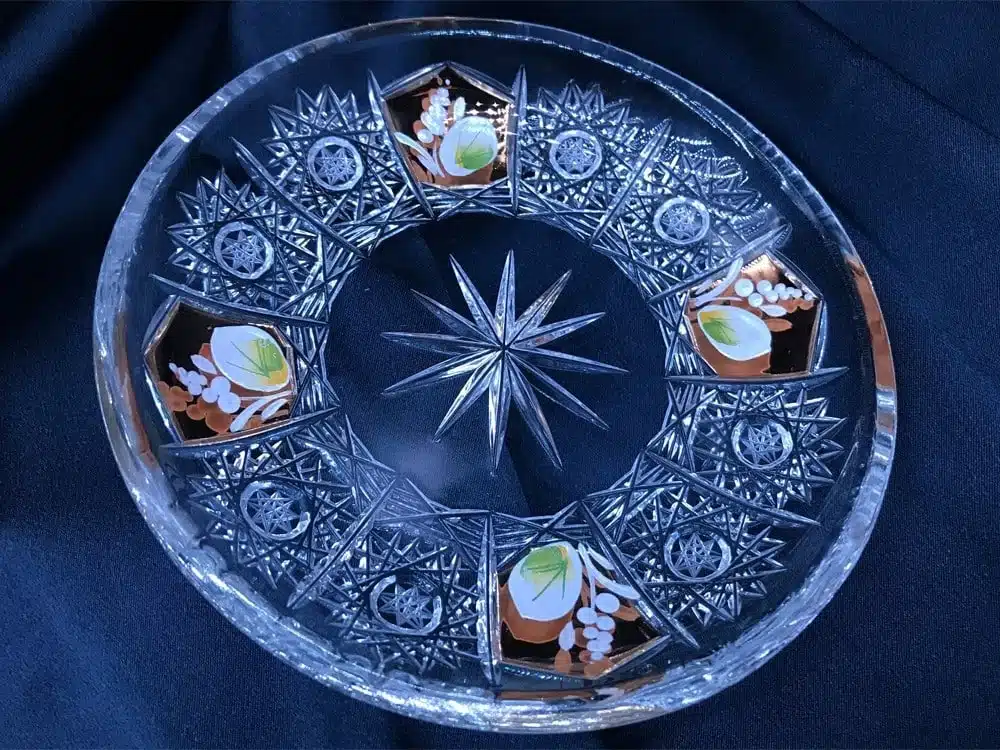 Kristallgeschliffener Teller, handbemalt, 14 cm – Bild 2