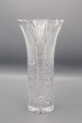 Geschliffene Kristallvase ÚSVIT 23,5 cm