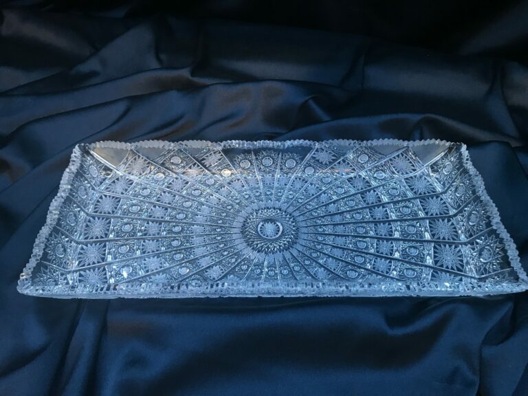 Exklusiver Teller mit Kristallschliff, 45 cm
